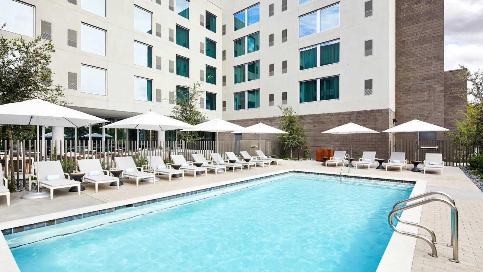 Ac Hotel Phoenix Biltmore 4*,