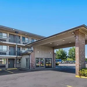 Lodge Econo Airport