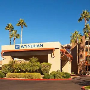 3* Hotel Wyndham Phoenix Airport -