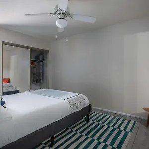Charming 2br Near Papago Park Apartment