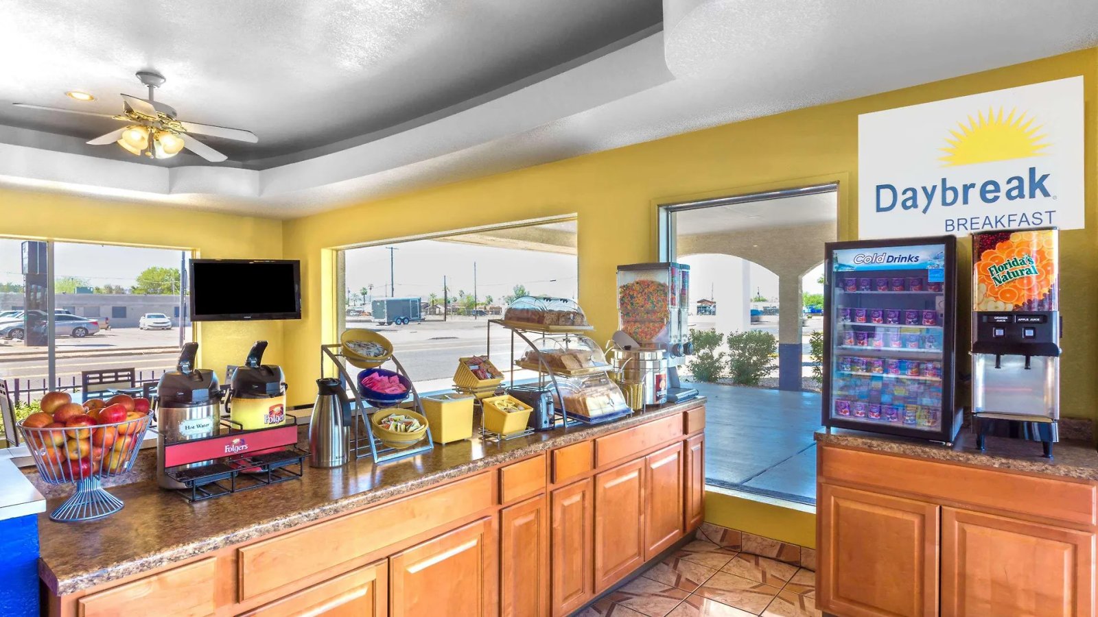 Days Inn By Wyndham Airport - Phoenix 2*,