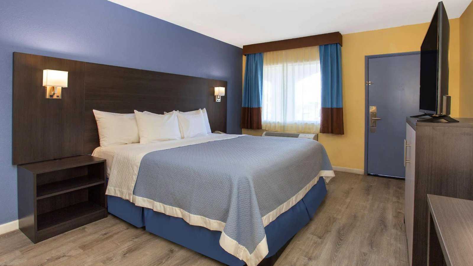 Days Inn By Wyndham Airport - Phoenix Hotel