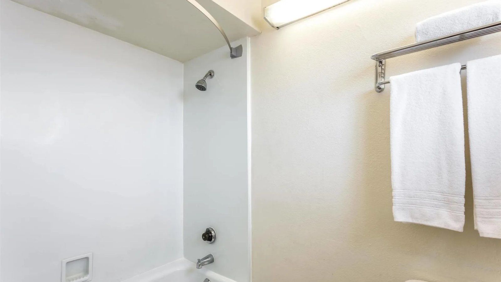 Days Inn By Wyndham Airport - Phoenix