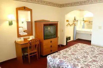 Days Inn By Wyndham Airport - Phoenix Hotel