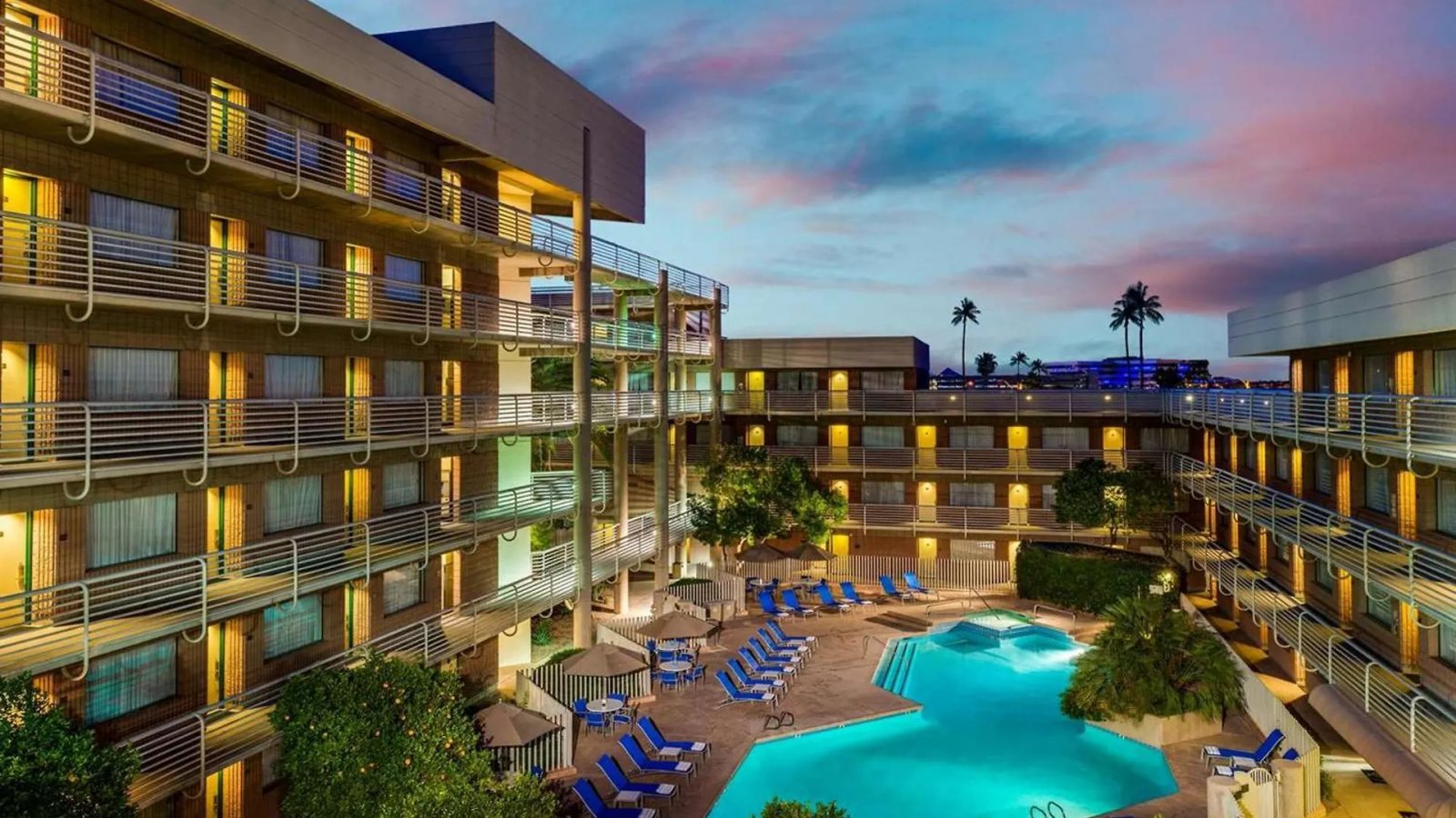 Hotel Doubletree Suites By Hilton Phoenix