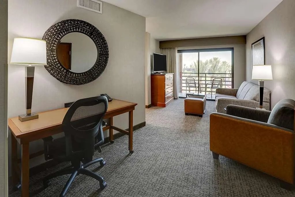 Drury Inn & Suites Phoenix Airport Hotel
