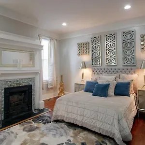 Bed & Breakfast Huge 5 Bed, 5 Bath In Historic Downtown Savannah