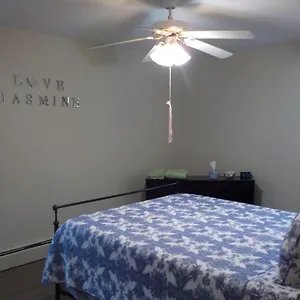 Guest house At The Water's Edge In Canarsie! New York