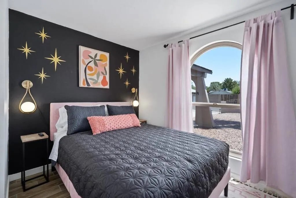 Holiday home Fab Phx Getaway W/ Pool & Fire Pit Villa Phoenix