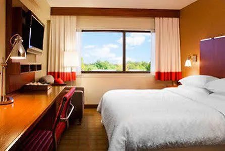 Hotel Four Points By Sheraton Phoenix South Mountain