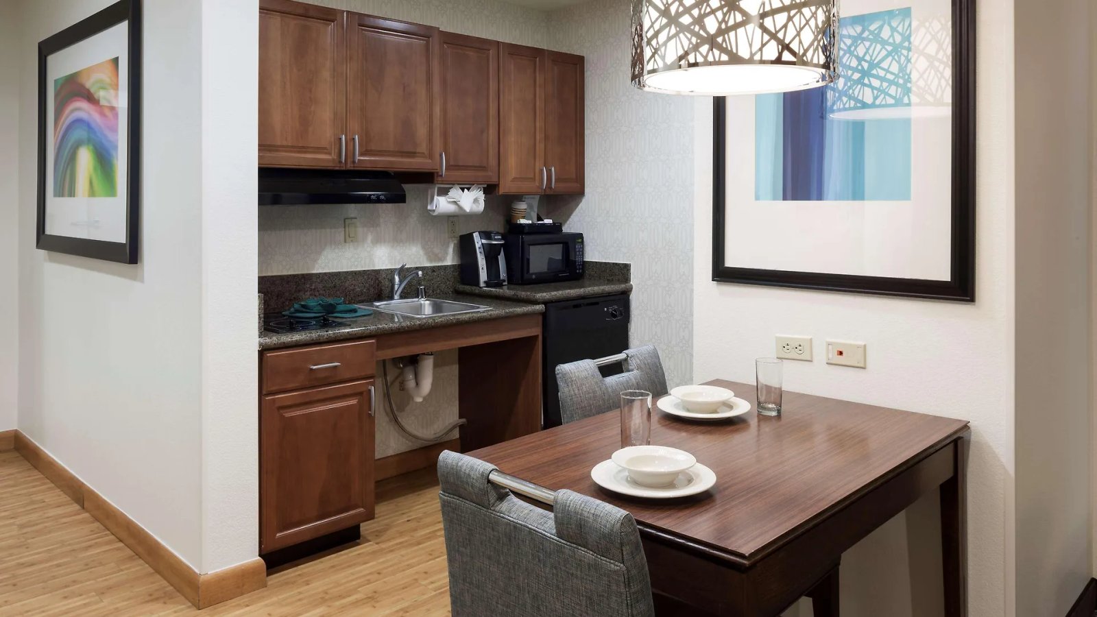 Homewood Suites By Hilton Phoenix North-Happy Valley 3*,