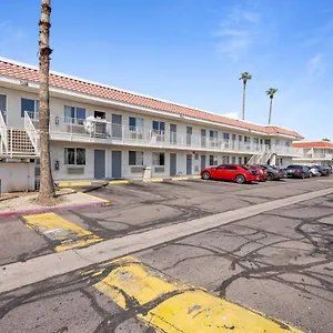 Super 8 By Wyndham West Hotel