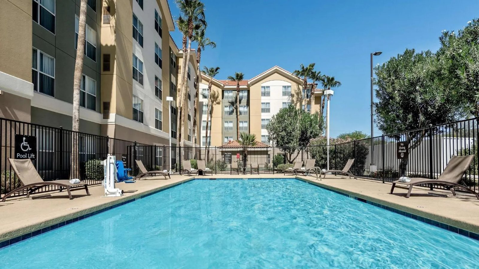 Mainstay Suites Phoenix Hotel