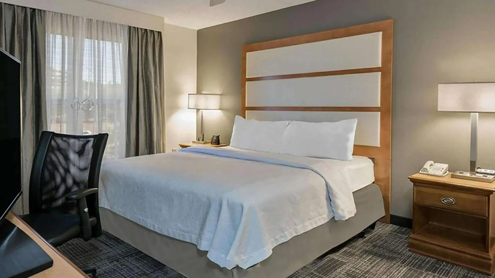 Mainstay Suites Phoenix Hotel