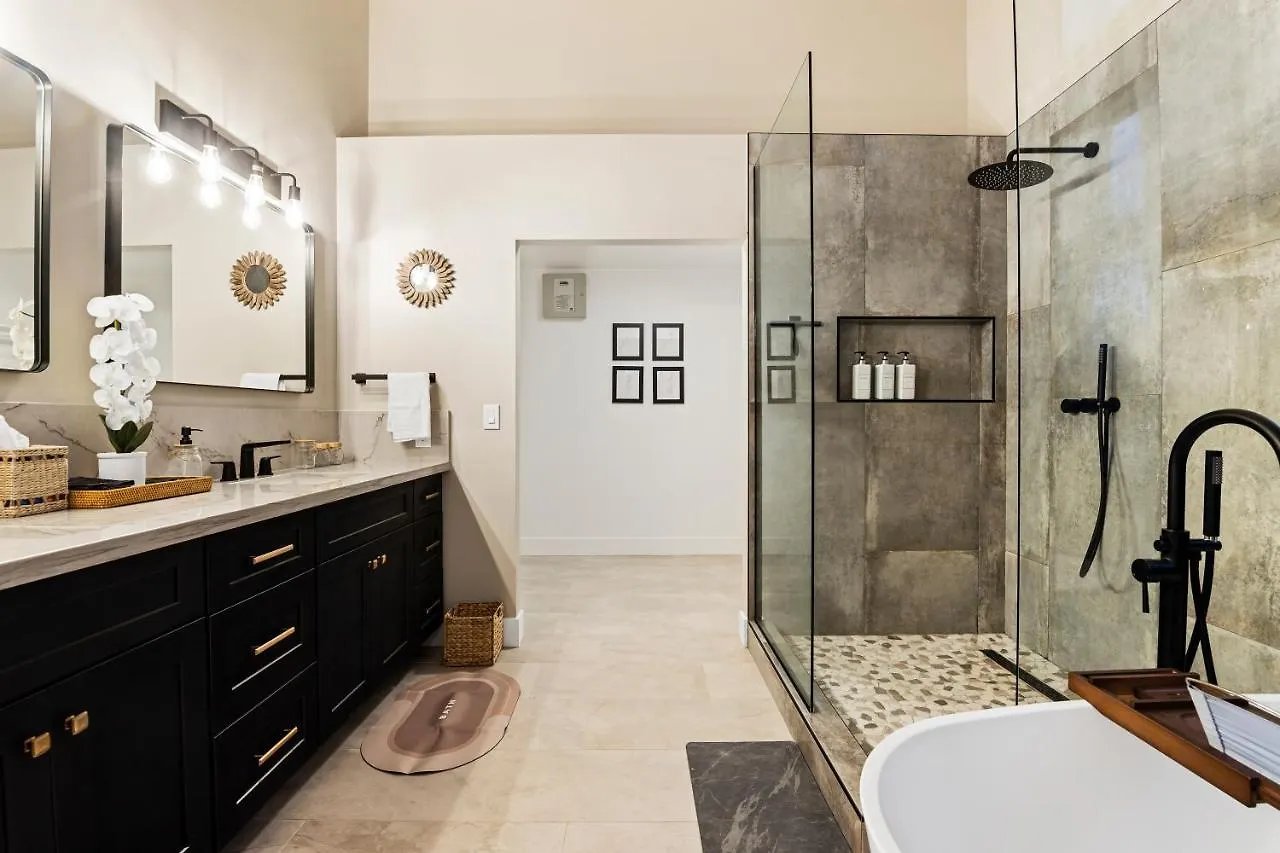 King Bed - High End -Westgate Villa. Avondale 0*,  United States
