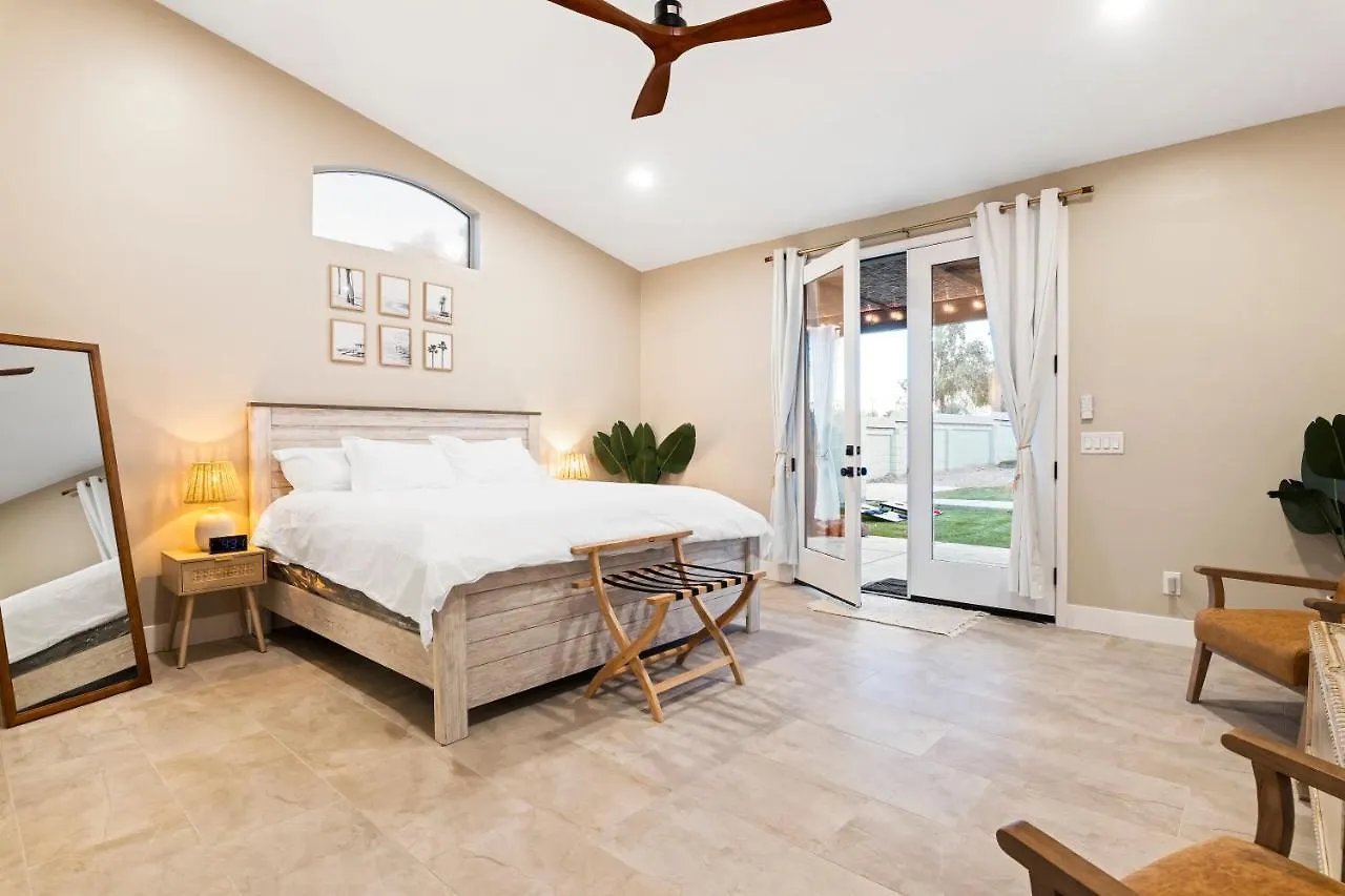 King Bed - High End -Westgate Villa. Avondale 0*,