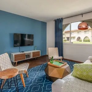 Spacious Townhome By Wanderjaunt Holiday home