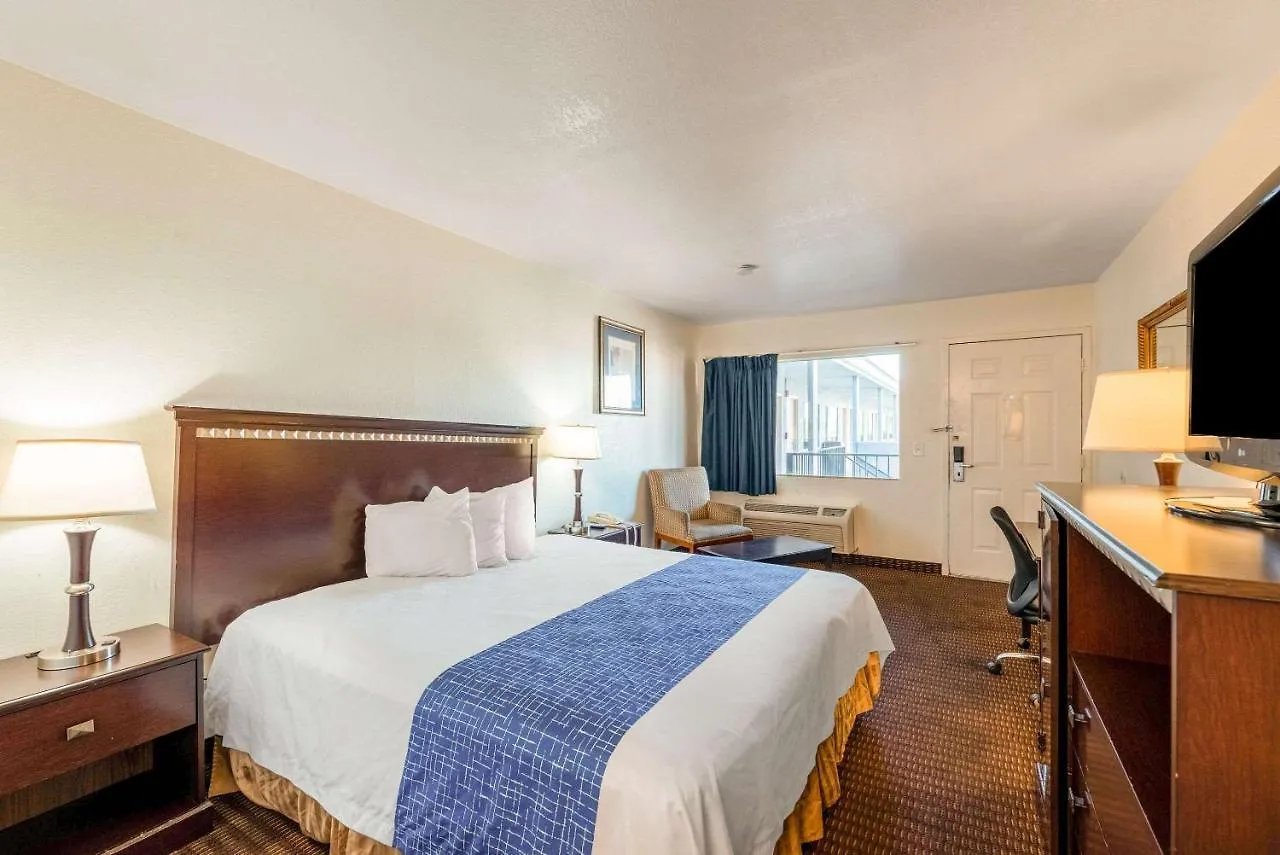 Rodeway Inn Phoenix North I-17 Hotel