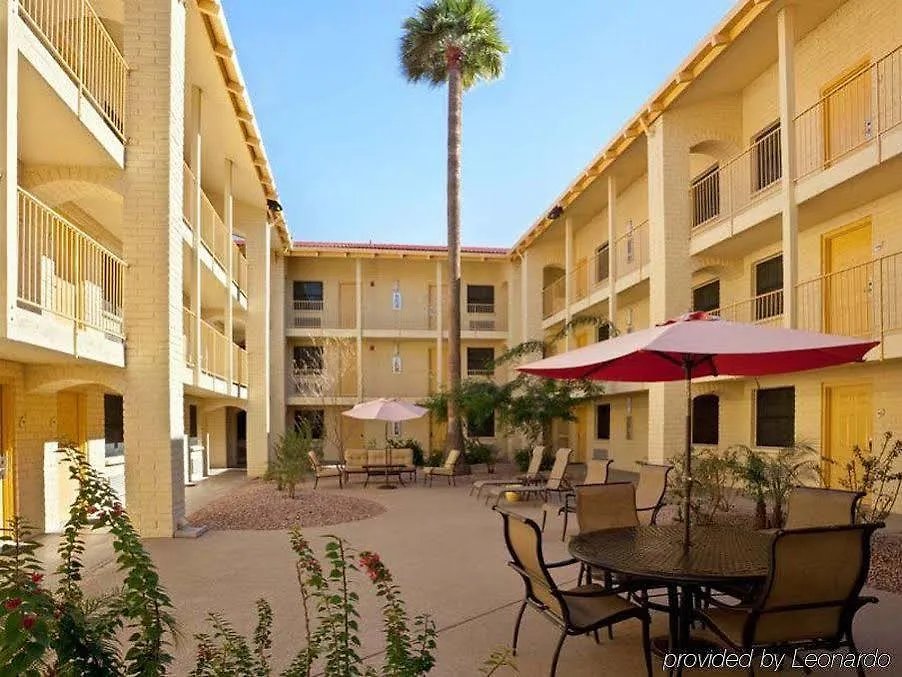 La Quinta Inn By Wyndham Phoenix Sky Harbor Airport Tempe Hotel