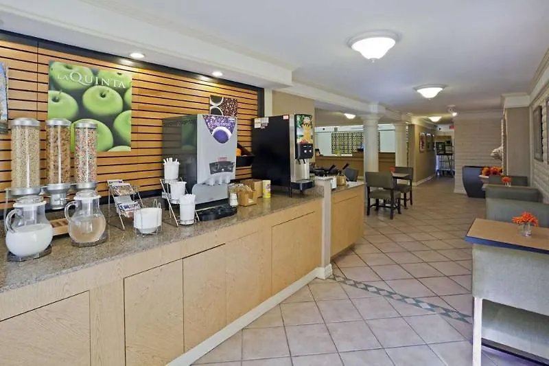 *** Hotel La Quinta Inn By Wyndham Phoenix Sky Harbor Airport Tempe United States