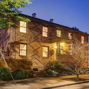 https://chelsea-station-inn.seattlehotelsites.com