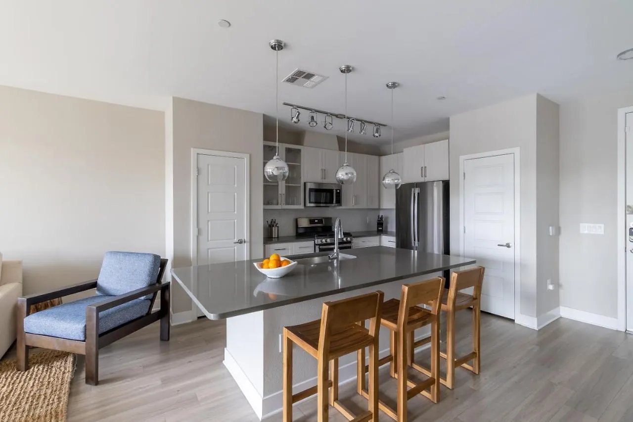 Mint House Scottsdale - Old Town Apartment