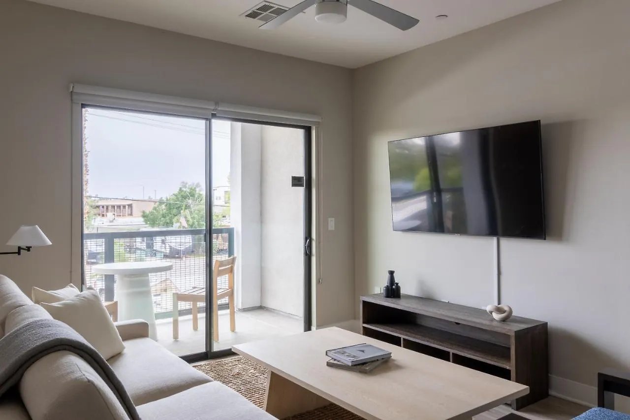 Mint House Scottsdale - Old Town Apartment