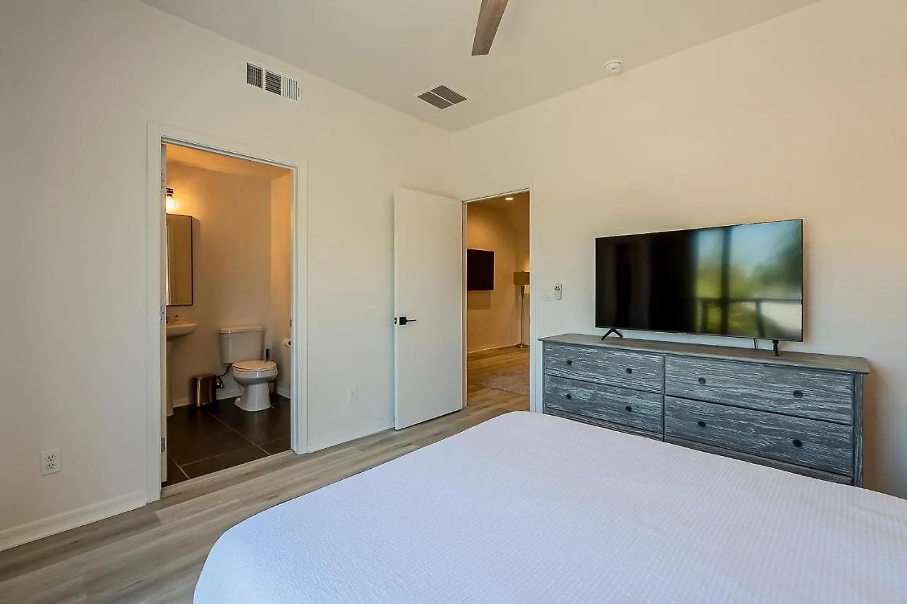 Modern 3 Bed - 3 Bath Townhouse W/ Rooftop Deck Villa Phoenix 0*,