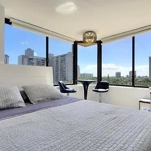 resort-waikiki-beach-modern-studio-no-fee-best-location.hotelsinhawaii.org/