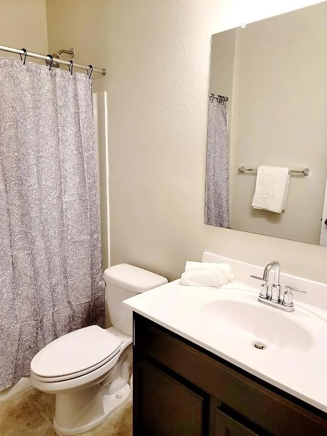 Phoenix Comfort Home II 0*,  United States