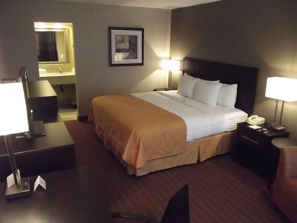 Quality Inn Phoenix Airport 3*,