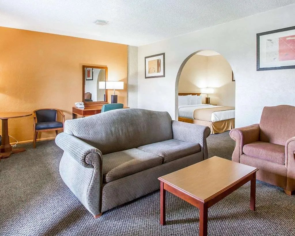 Quality Inn & Suites Goodyear - Phoenix West 2*,
