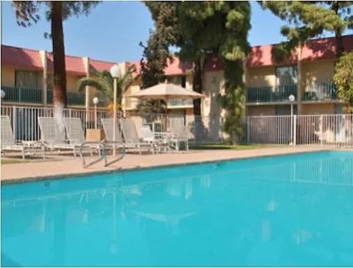 Vacation Inn Phoenix Hotel
