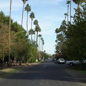 Raz Central Inn