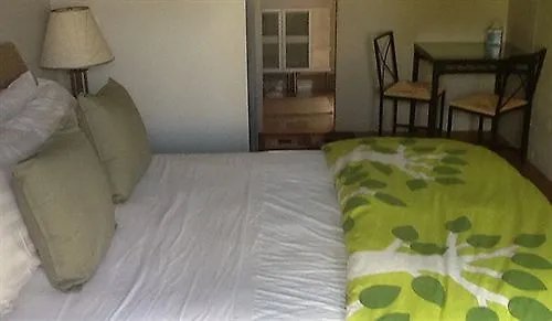 Zenyard Guest House Phoenix